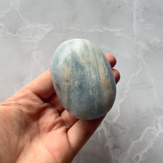 Blue Calcite palmstone 2